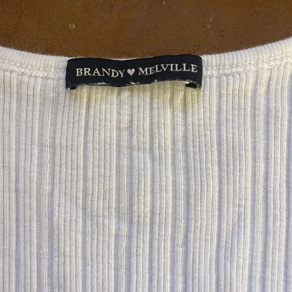 White Button-Up Ribbed Top - Picture 2 of 4